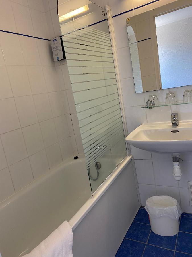 Shelder Hotel - Cherbourg En Cotentin - Equeurdreville מראה חיצוני תמונה